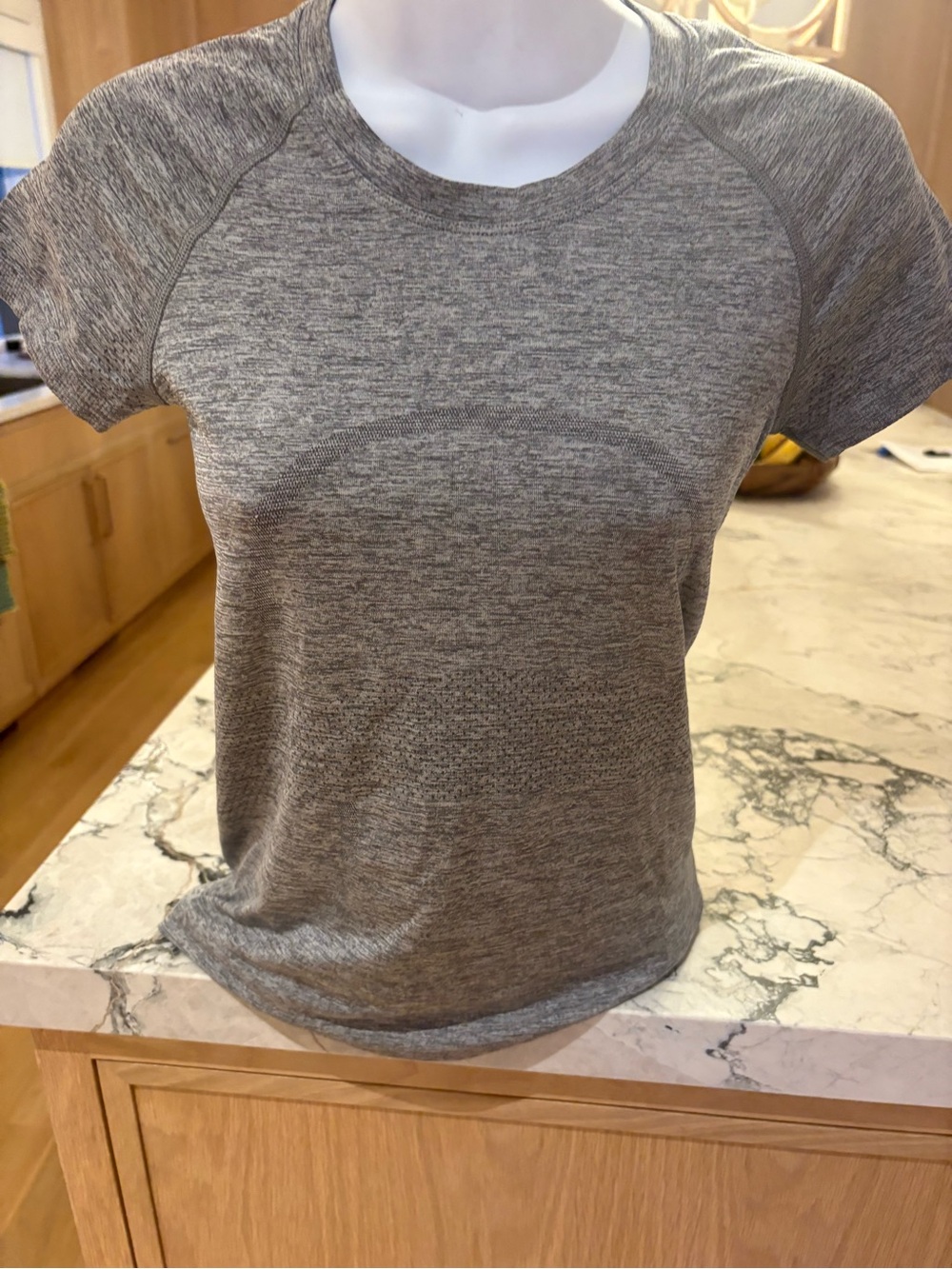 lululemon athletica Heather Gray Short-Sleeve Performance Tee size 4 perfect